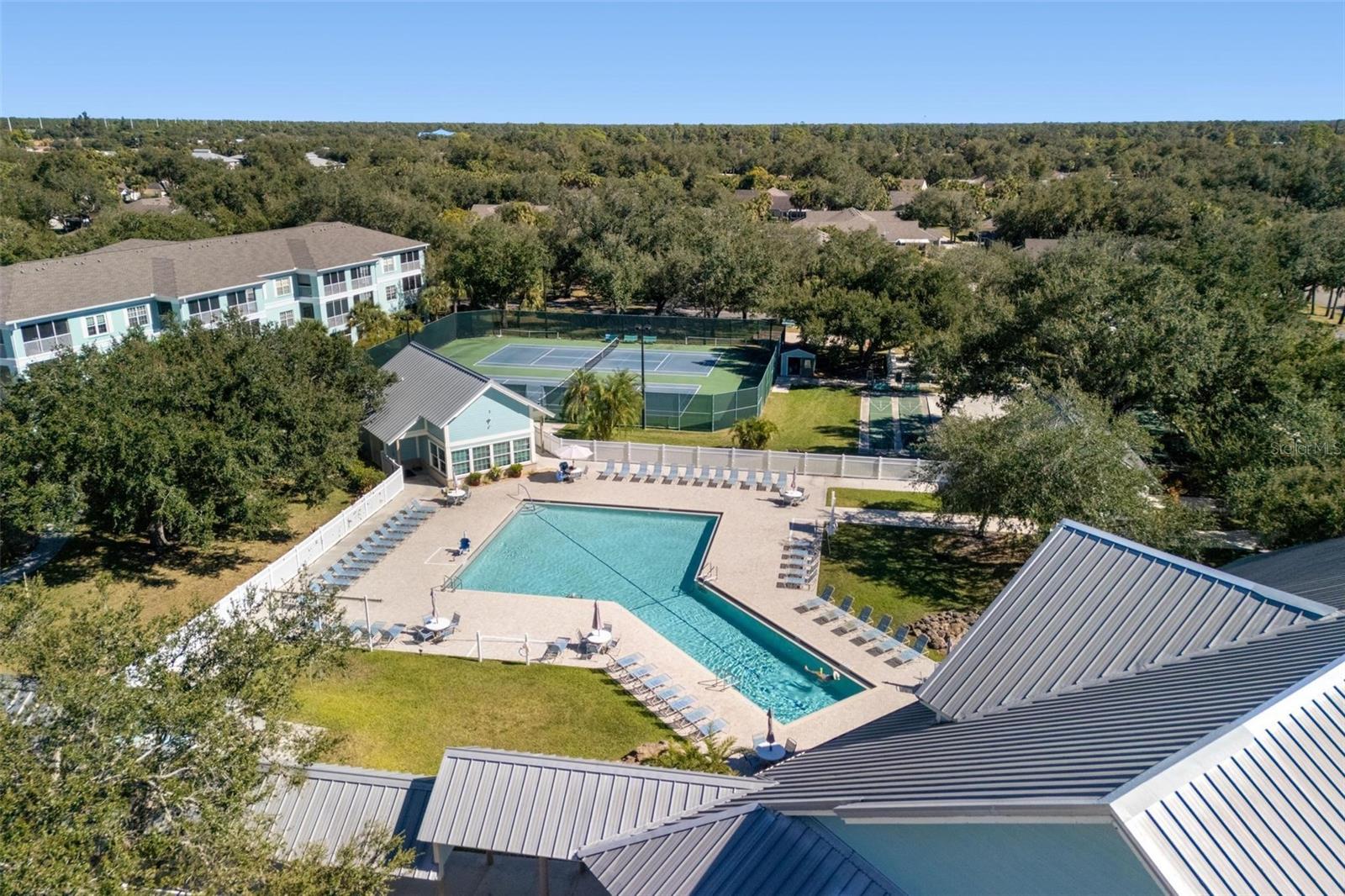 HERITAGE OAK PARK-WATERSIDE CLUB 02 AT HERITAGE - Residential