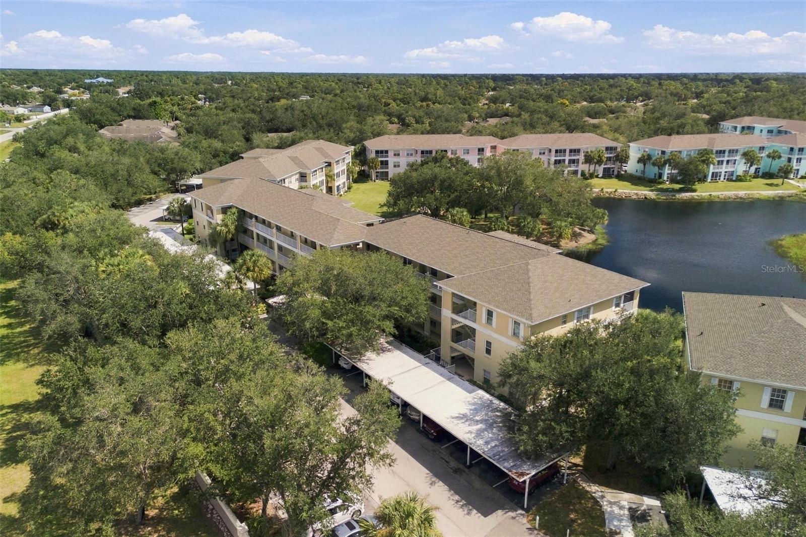 HERITAGE OAK PARK-WATERSIDE CLUB 02 AT HERITAGE - Residential