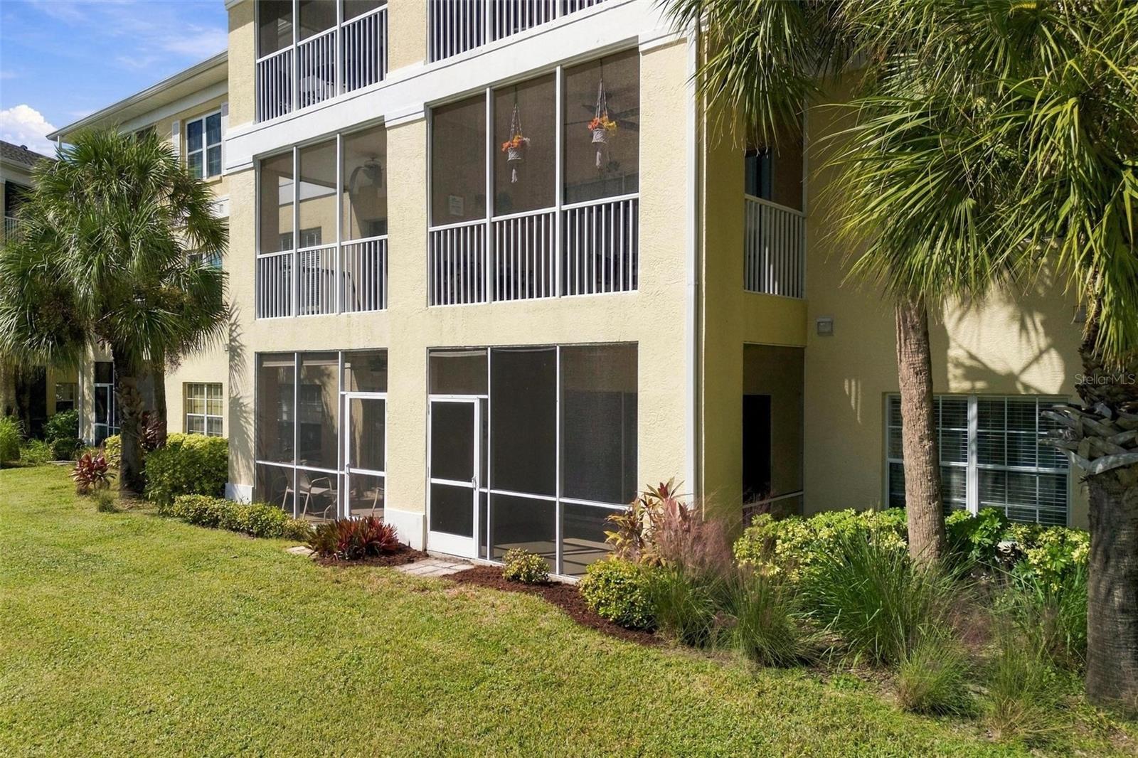 HERITAGE OAK PARK-WATERSIDE CLUB 02 AT HERITAGE - Residential