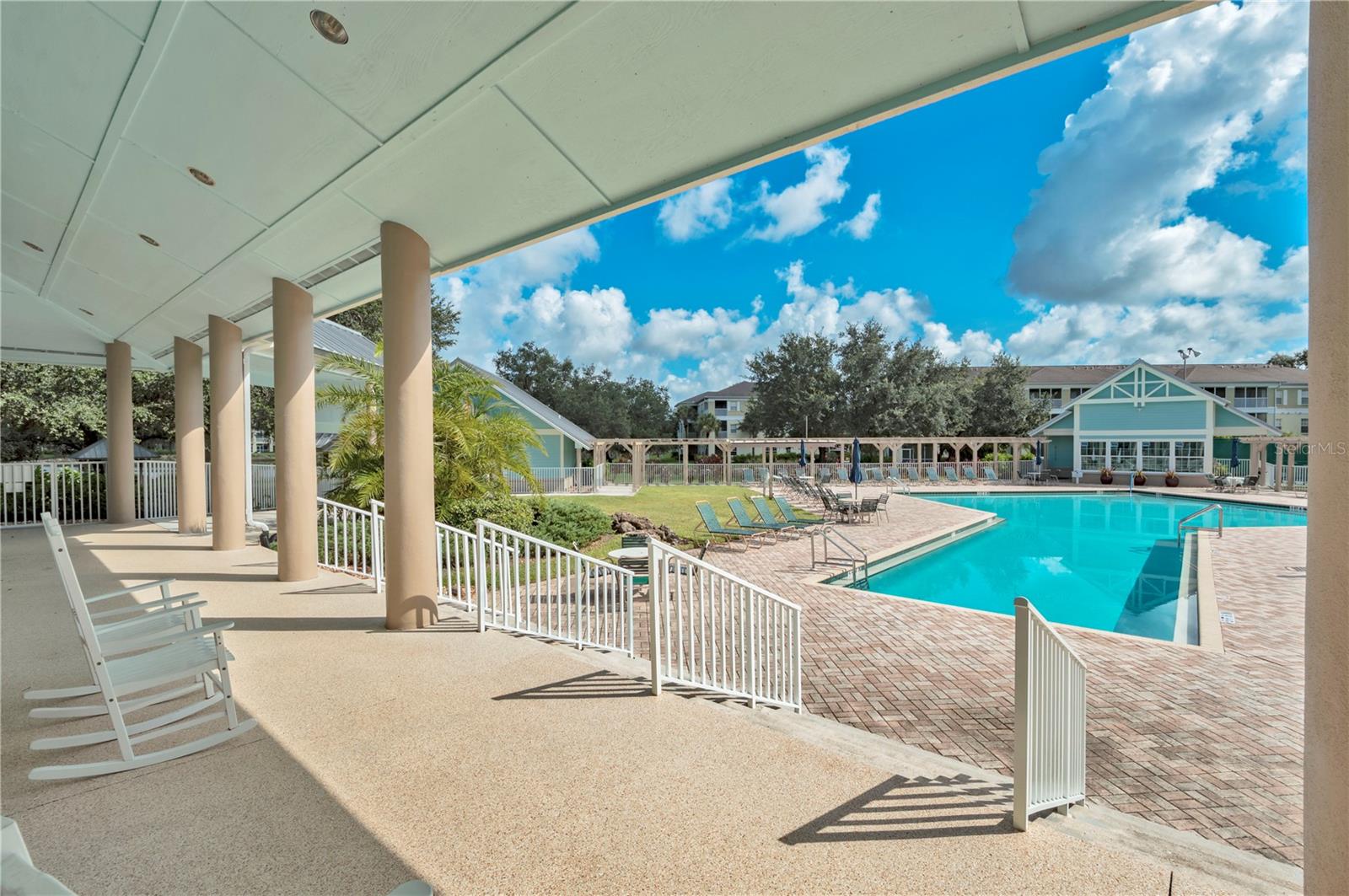 HERITAGE OAK PARK-WATERSIDE CLUB 02 AT HERITAGE - Residential