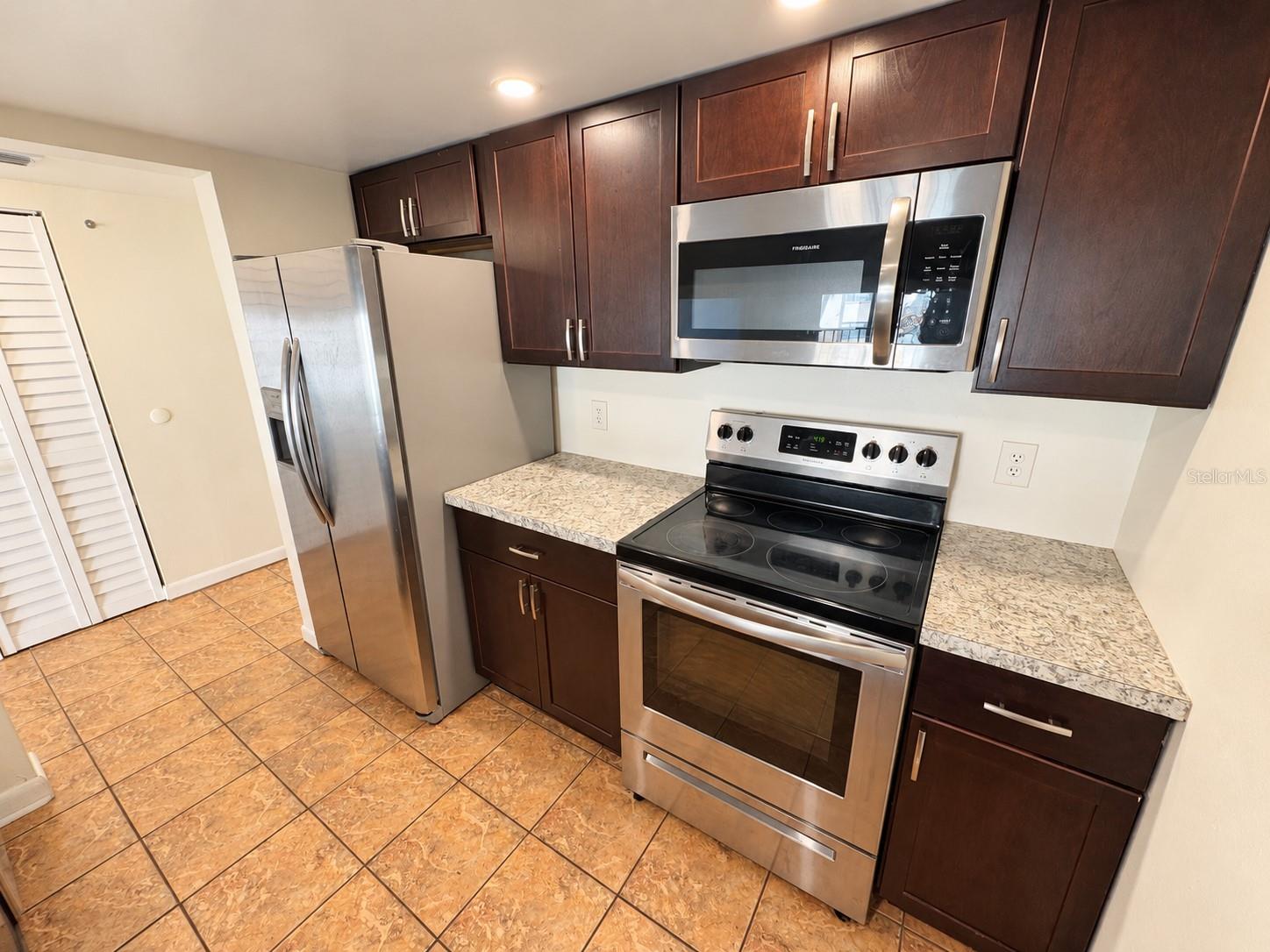 THE TAMPA RACQUET CLUB A CONDO - Residential