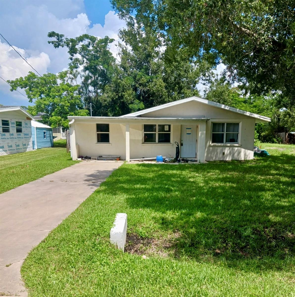 This 3 bedroom 2 and a half bath home is ready for a full scale renovation and your personal touch. Close to I-75, 41 and minuets from the Peace River. Room for an RV in the long driveway and open floor plan.