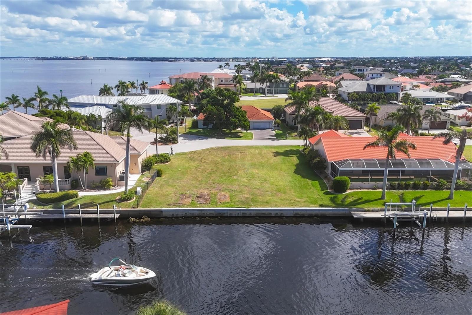 PUNTA GORDA ISLES SEC 04 - Land