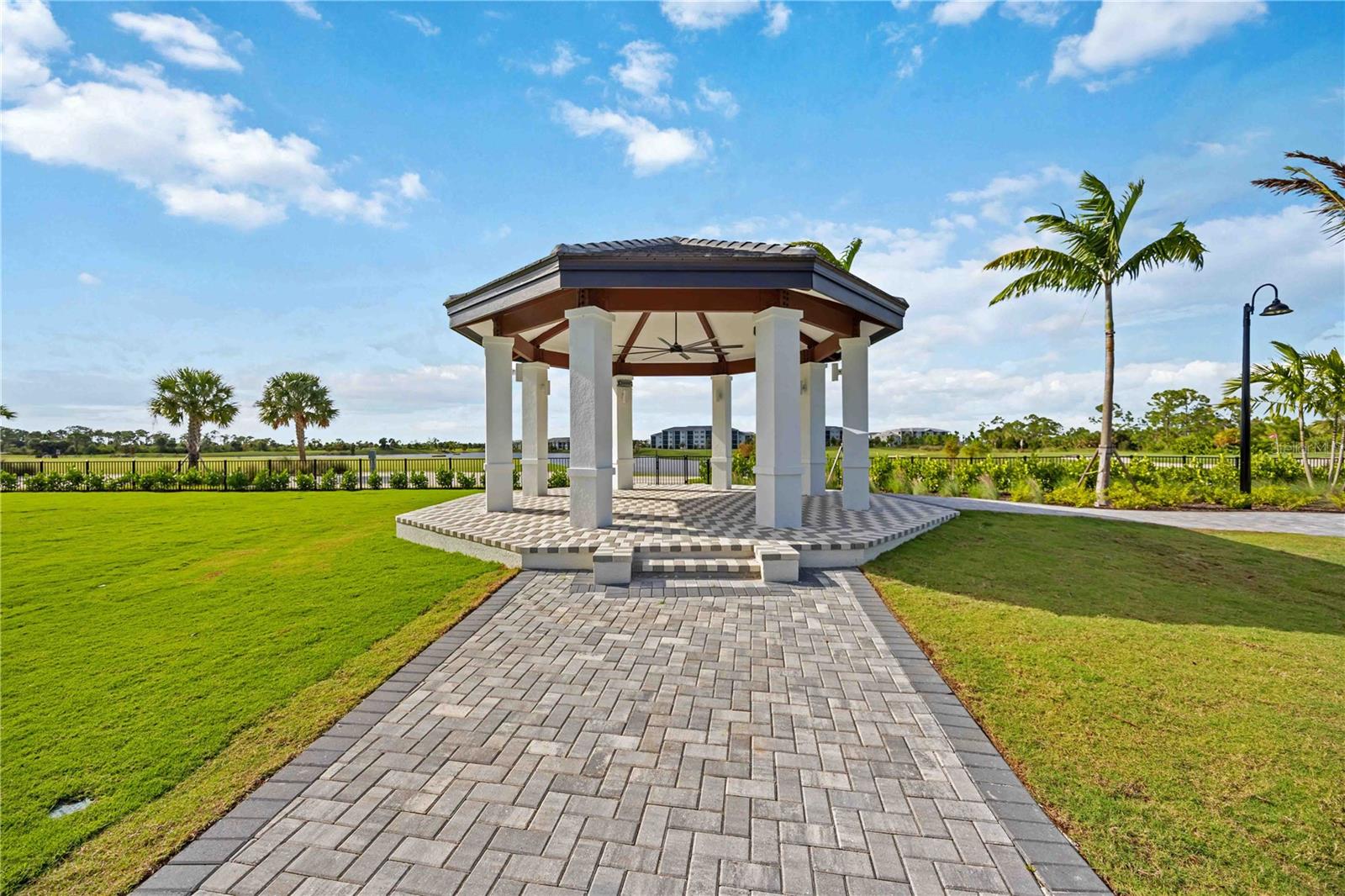 WELLEN PARK GOLF AND COUNTRY CLUB - Residential