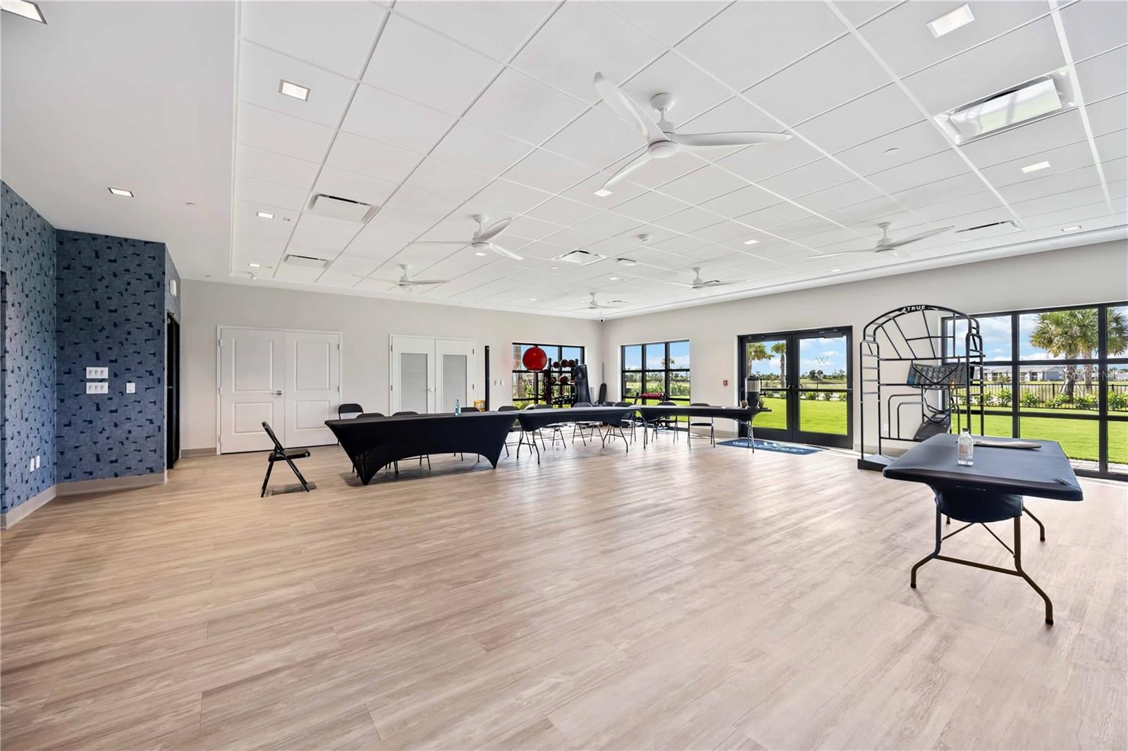 WELLEN PARK GOLF AND COUNTRY CLUB - Residential