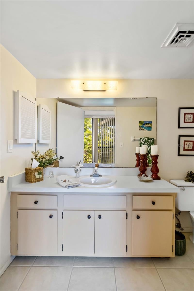 SANDPIPER APTS CONDO, BIRD BAY - Residential