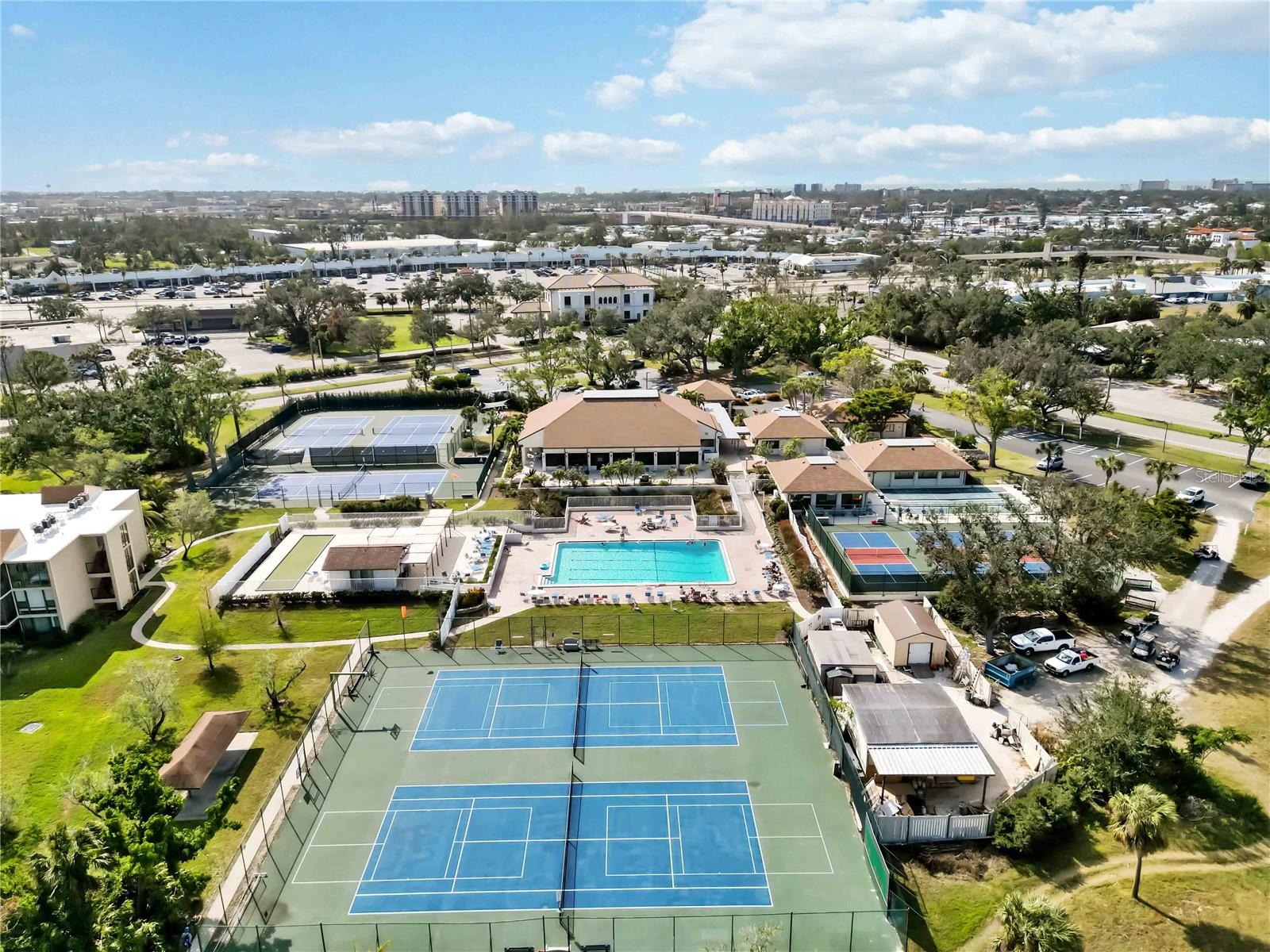 SANDPIPER APTS CONDO, BIRD BAY - Residential