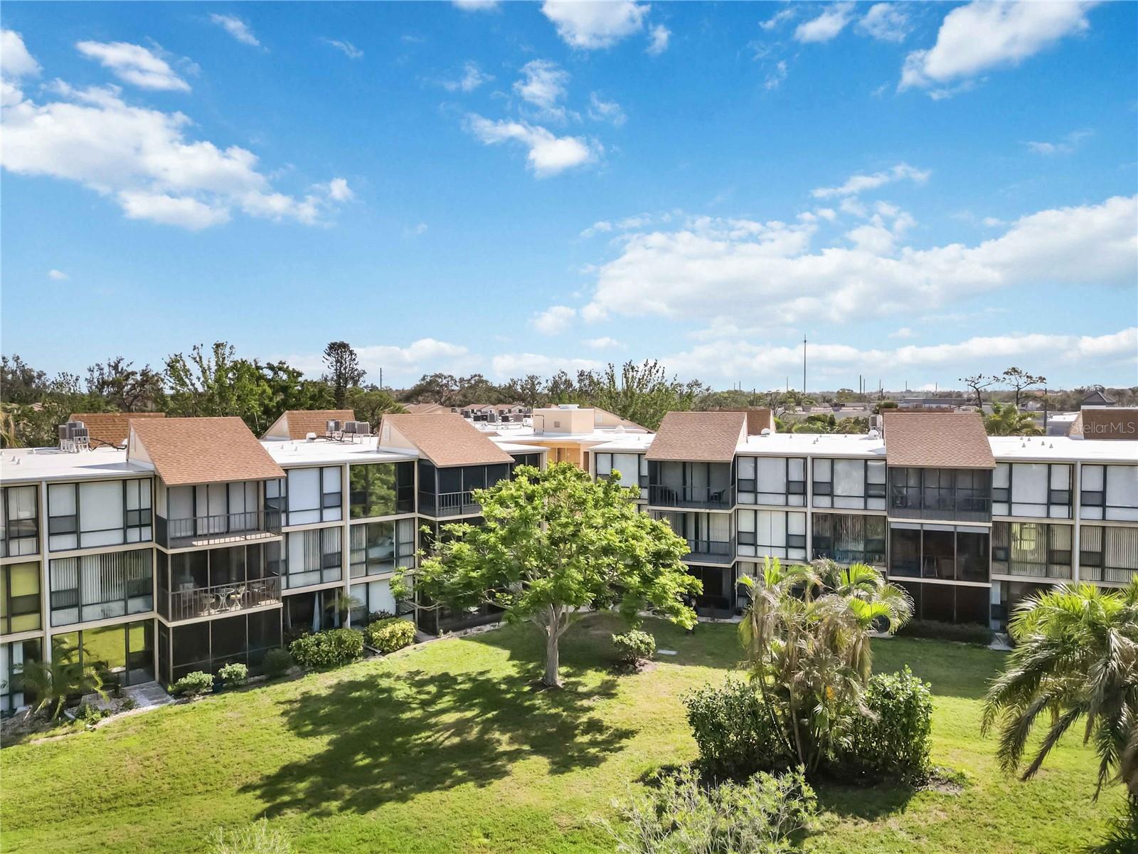 SANDPIPER APTS CONDO, BIRD BAY - Residential