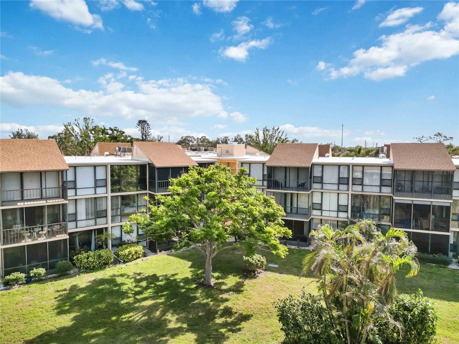 SANDPIPER APTS CONDO, BIRD BAY - Residential