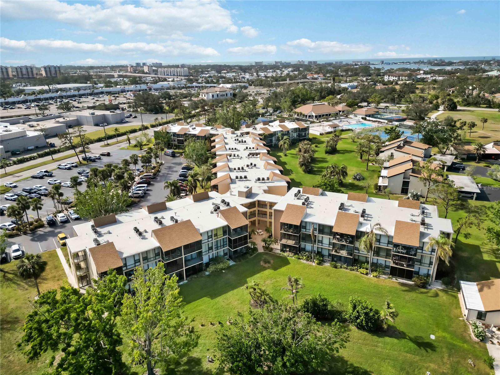 SANDPIPER APTS CONDO, BIRD BAY - Residential