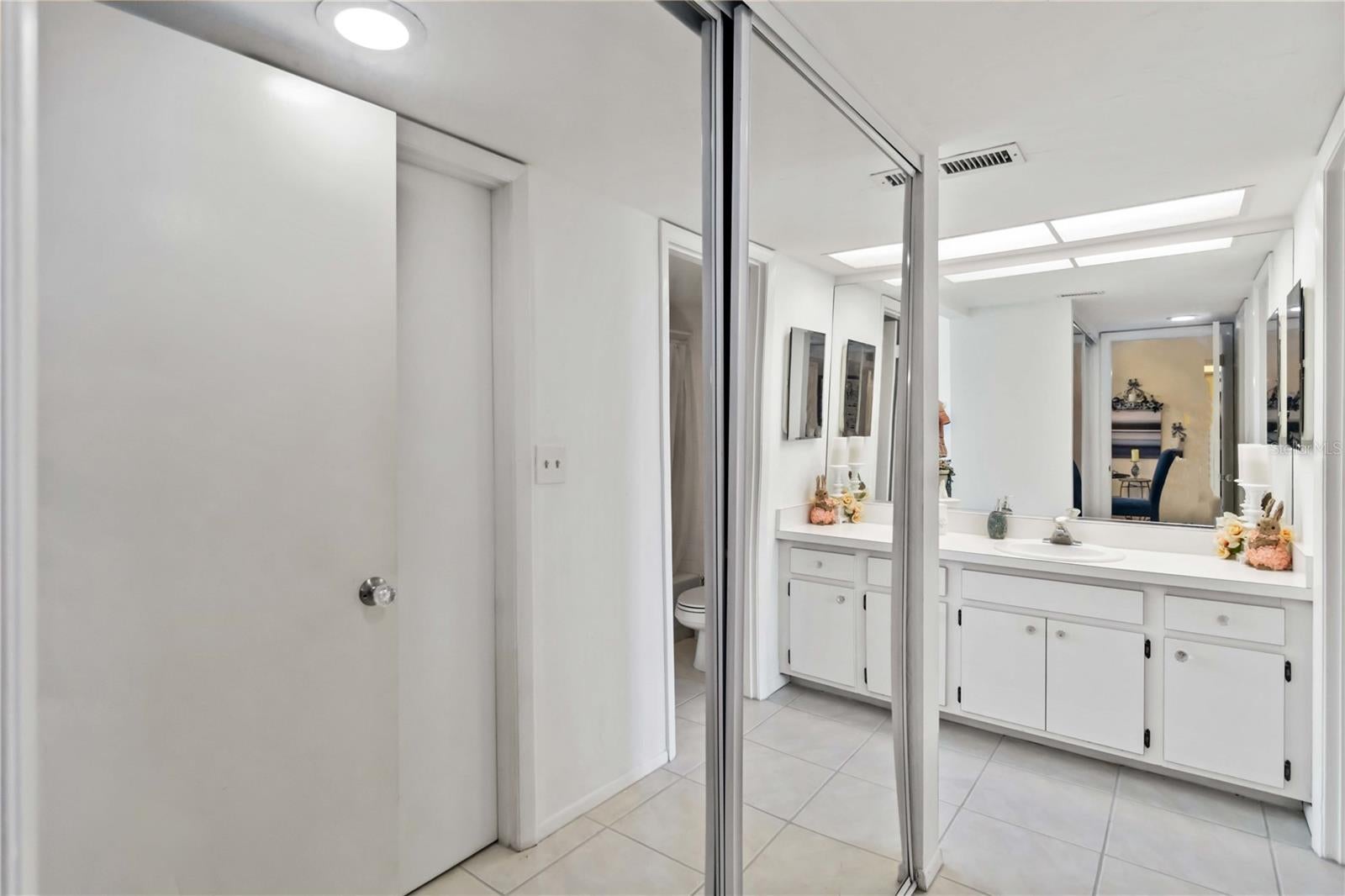 SANDPIPER APTS CONDO, BIRD BAY - Residential