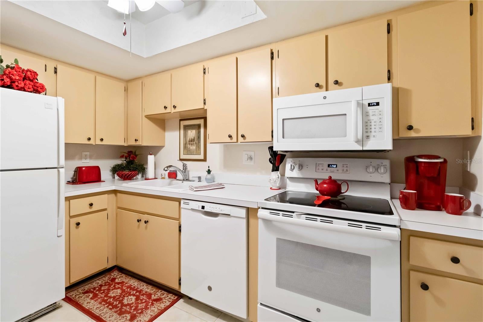 SANDPIPER APTS CONDO, BIRD BAY - Residential