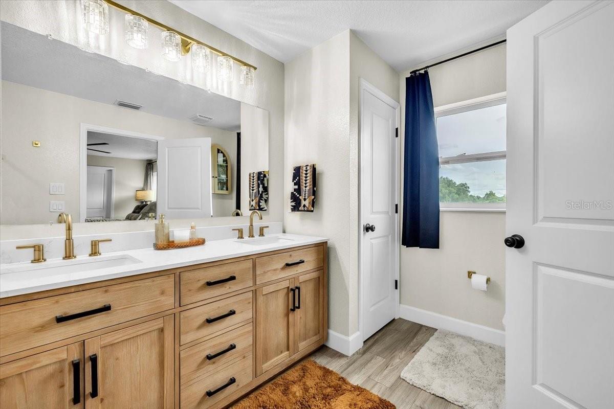 HULL & RIVER ESTATES - Residential