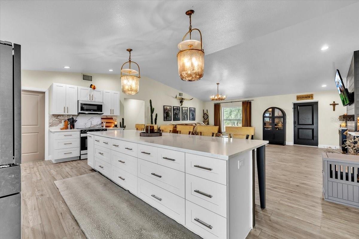 HULL & RIVER ESTATES - Residential