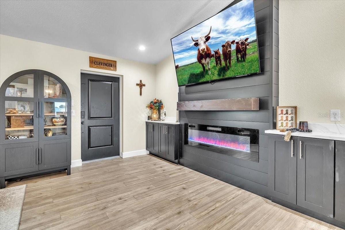 HULL & RIVER ESTATES - Residential