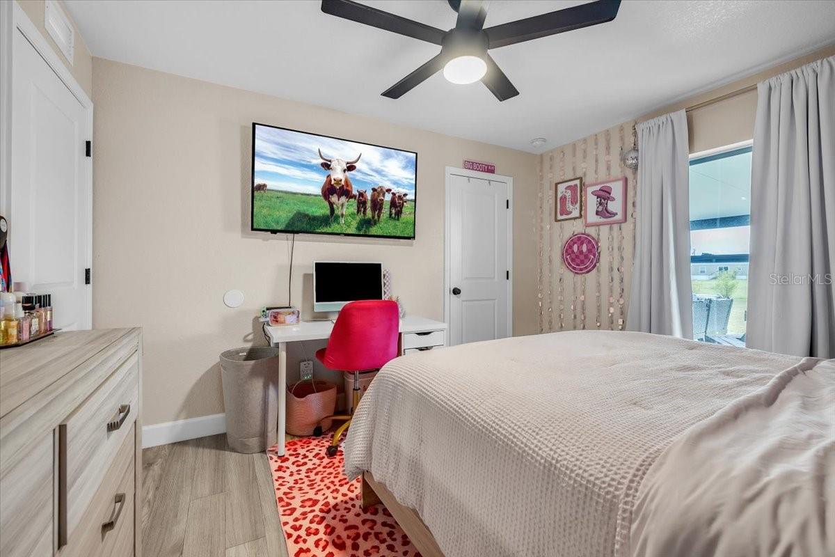 HULL & RIVER ESTATES - Residential