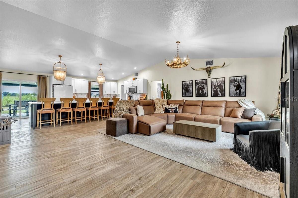 HULL & RIVER ESTATES - Residential