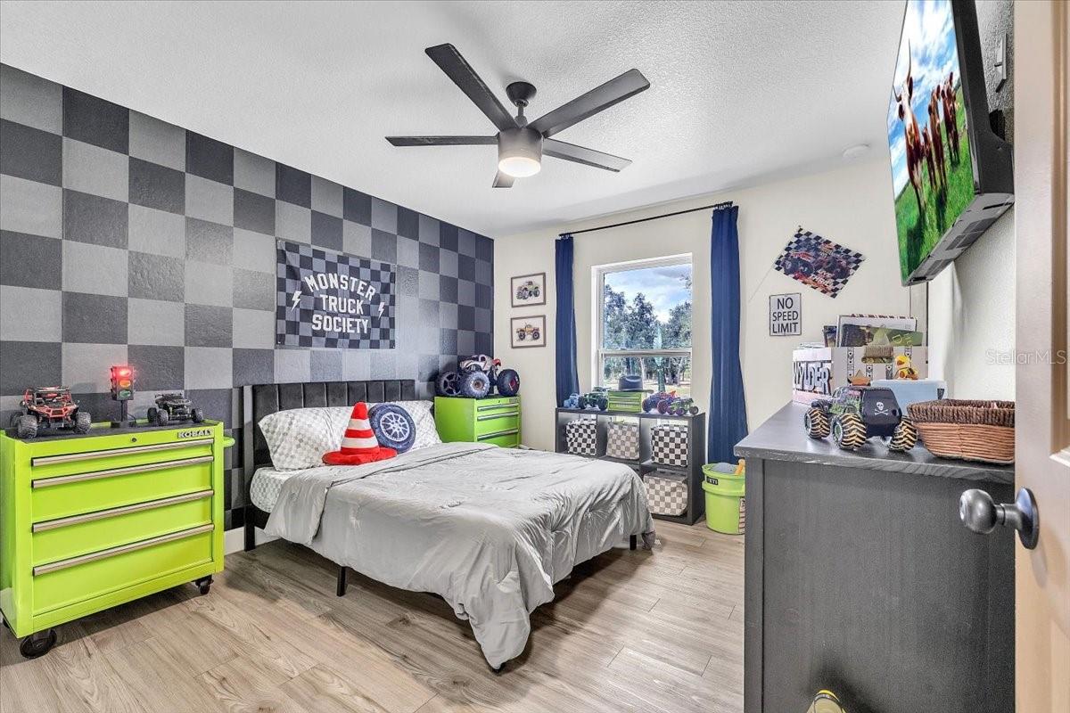 HULL & RIVER ESTATES - Residential