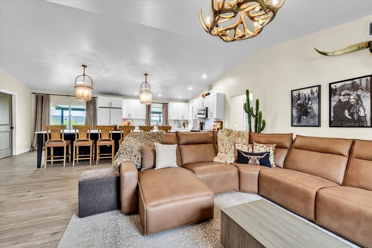 HULL & RIVER ESTATES - Residential