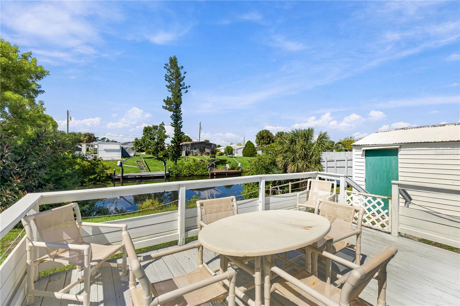 HOLIDAY MOBILE ESTATES - Residential