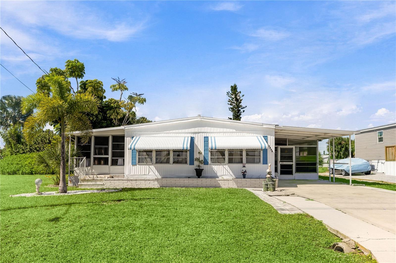 HOLIDAY MOBILE ESTATES - Residential