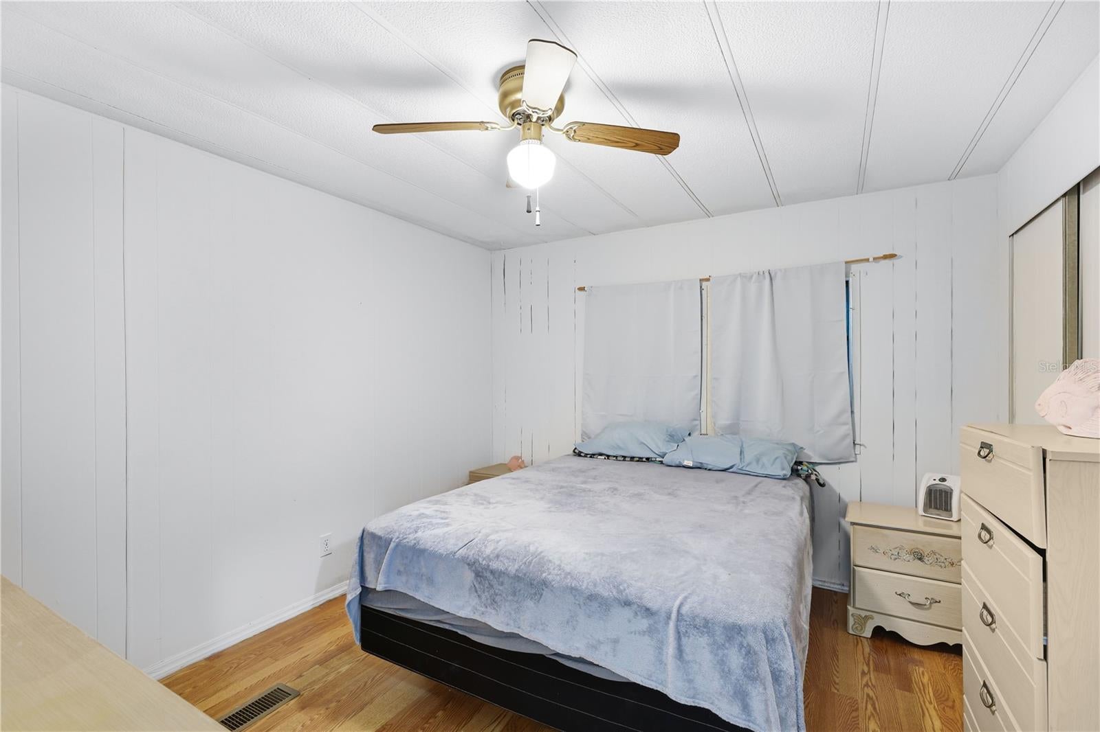 HOLIDAY MOBILE ESTATES - Residential