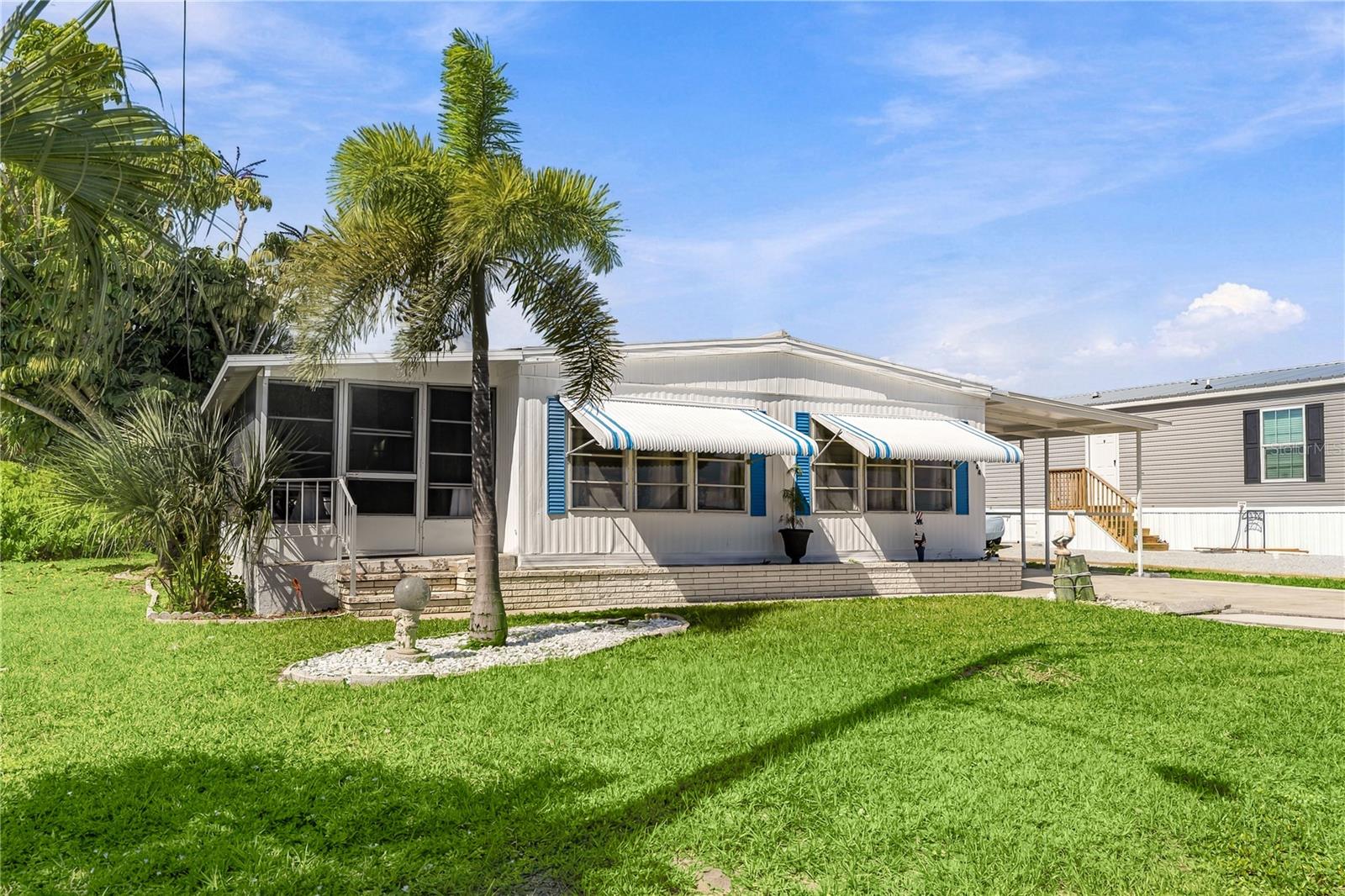 HOLIDAY MOBILE ESTATES - Residential