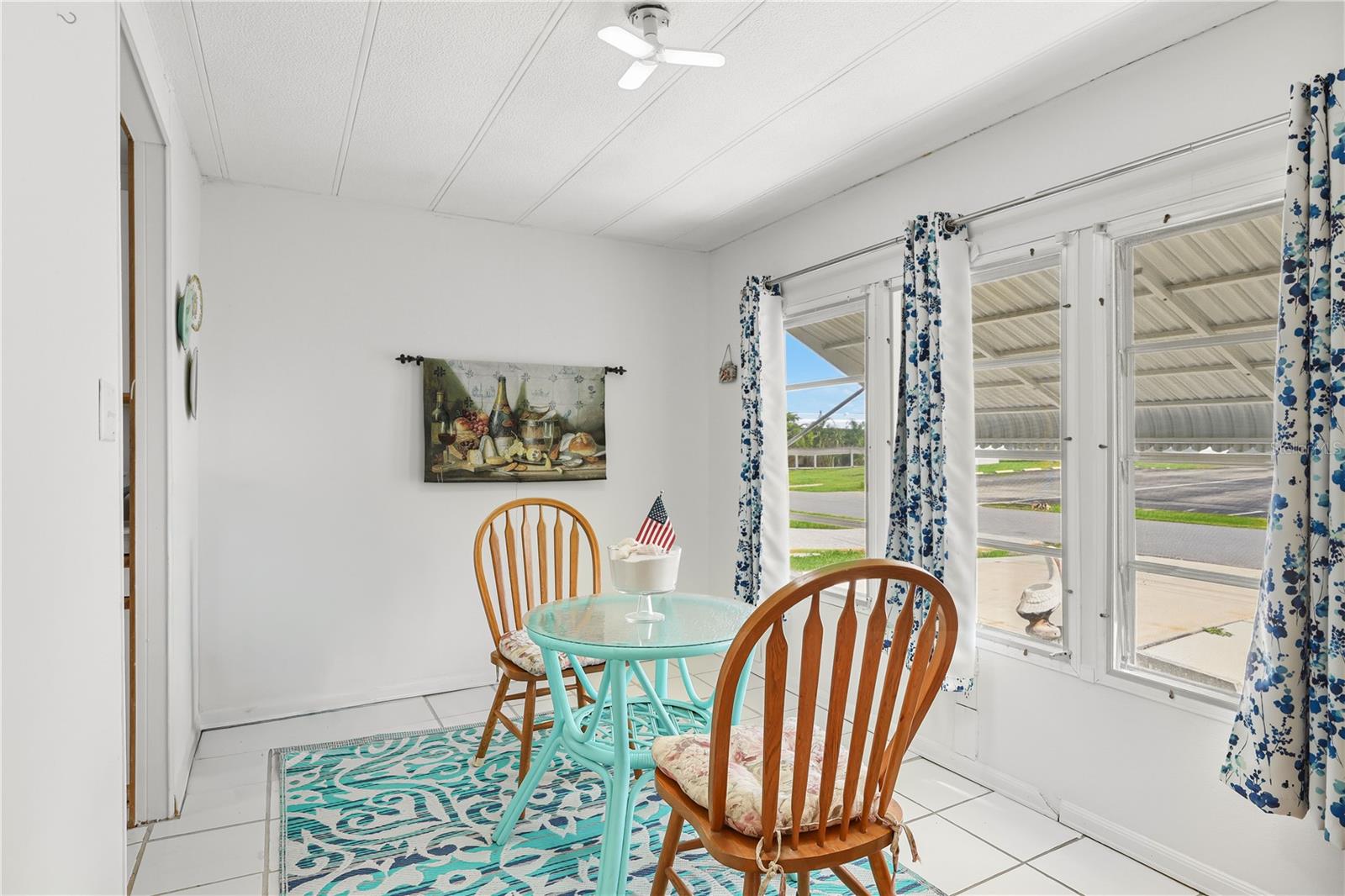 HOLIDAY MOBILE ESTATES - Residential
