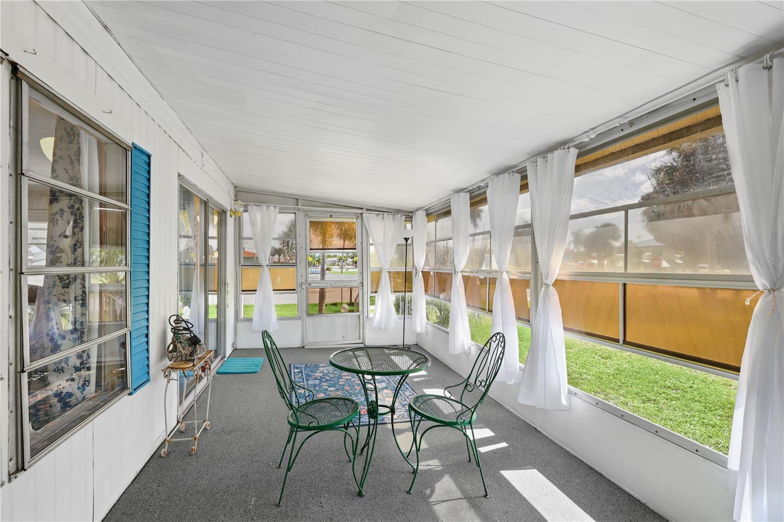 HOLIDAY MOBILE ESTATES - Residential