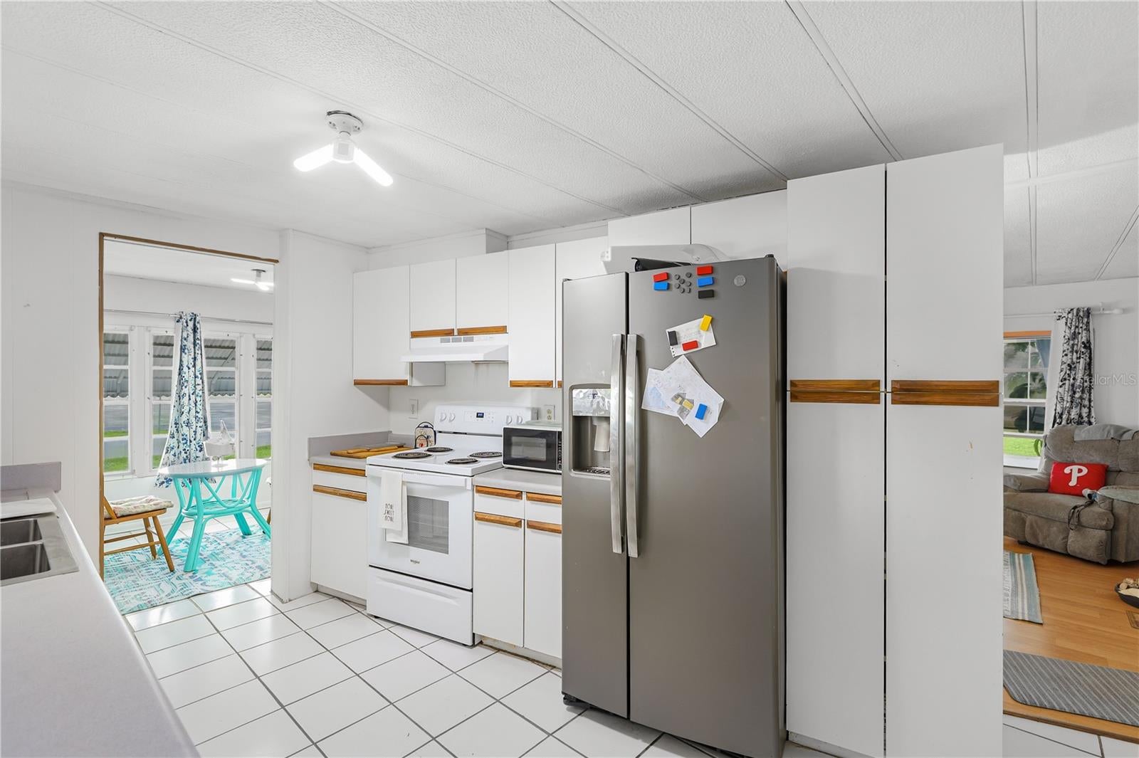 HOLIDAY MOBILE ESTATES - Residential