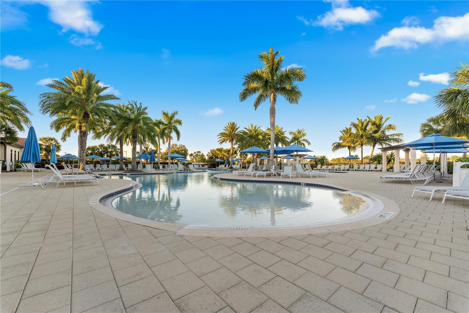 SARASOTA NATIONAL PH 12-B - Residential