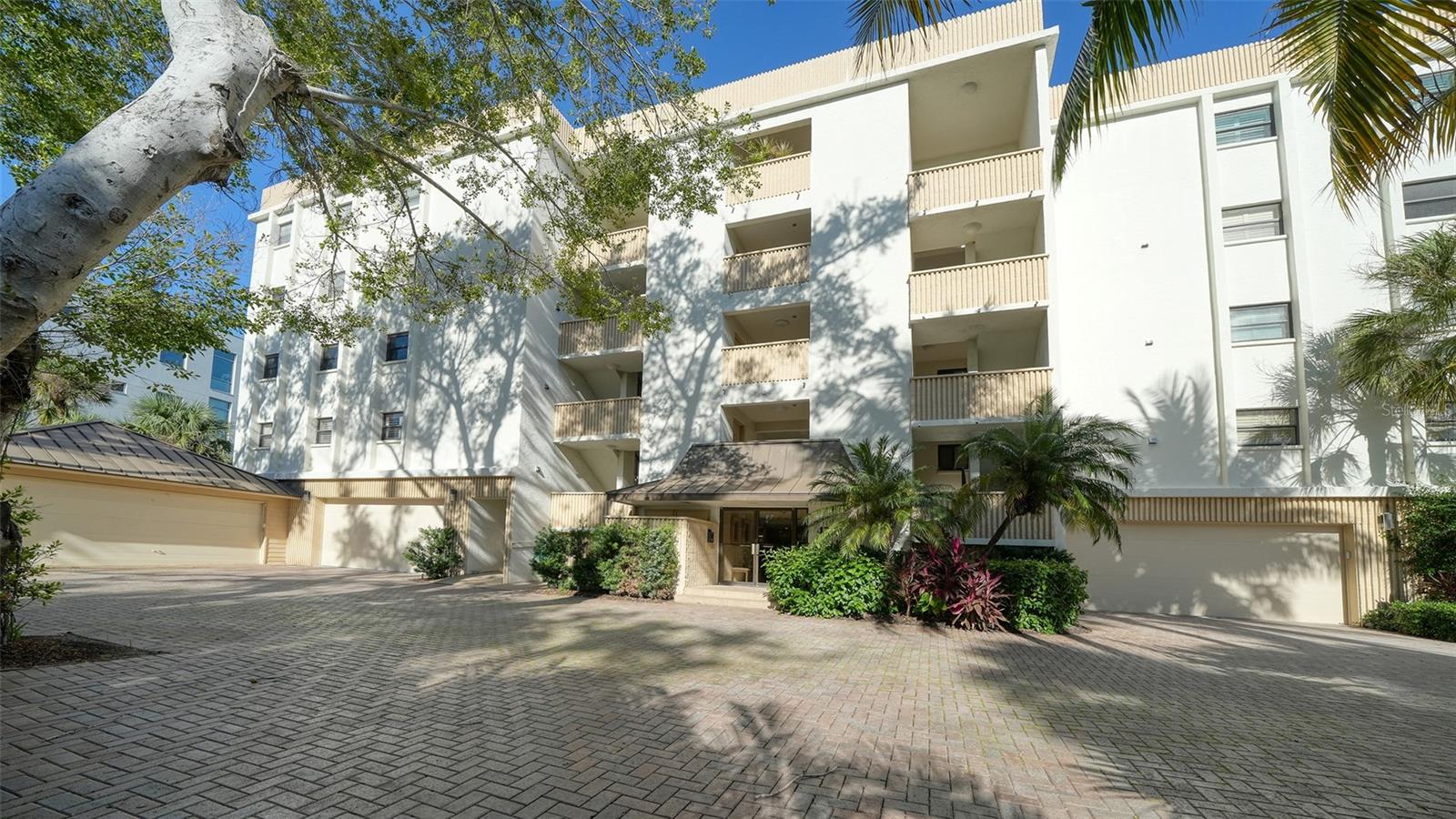 WINDWARD PASSAGE - Residential