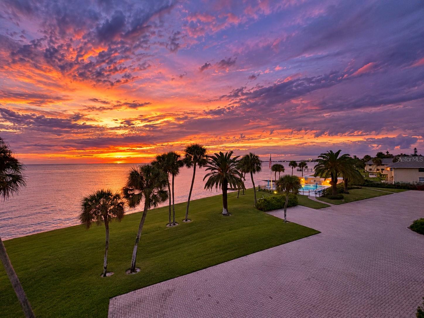 WINDWARD PASSAGE - Residential