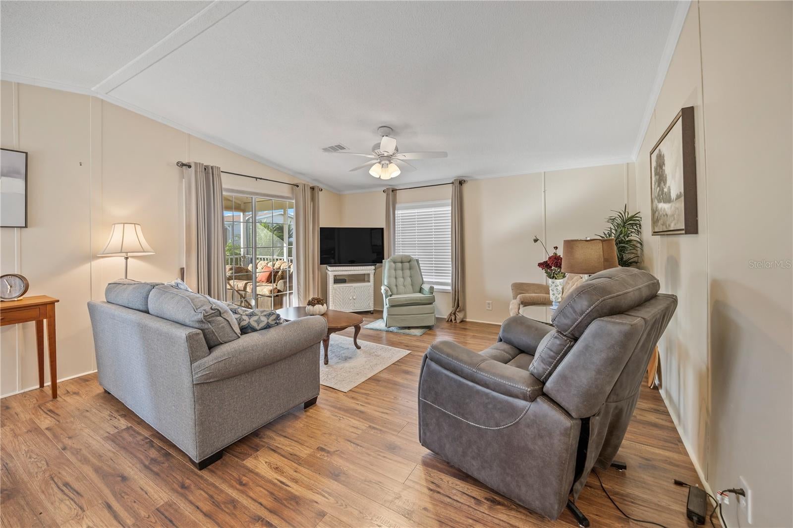 RIVER FOREST MHP - Residential
