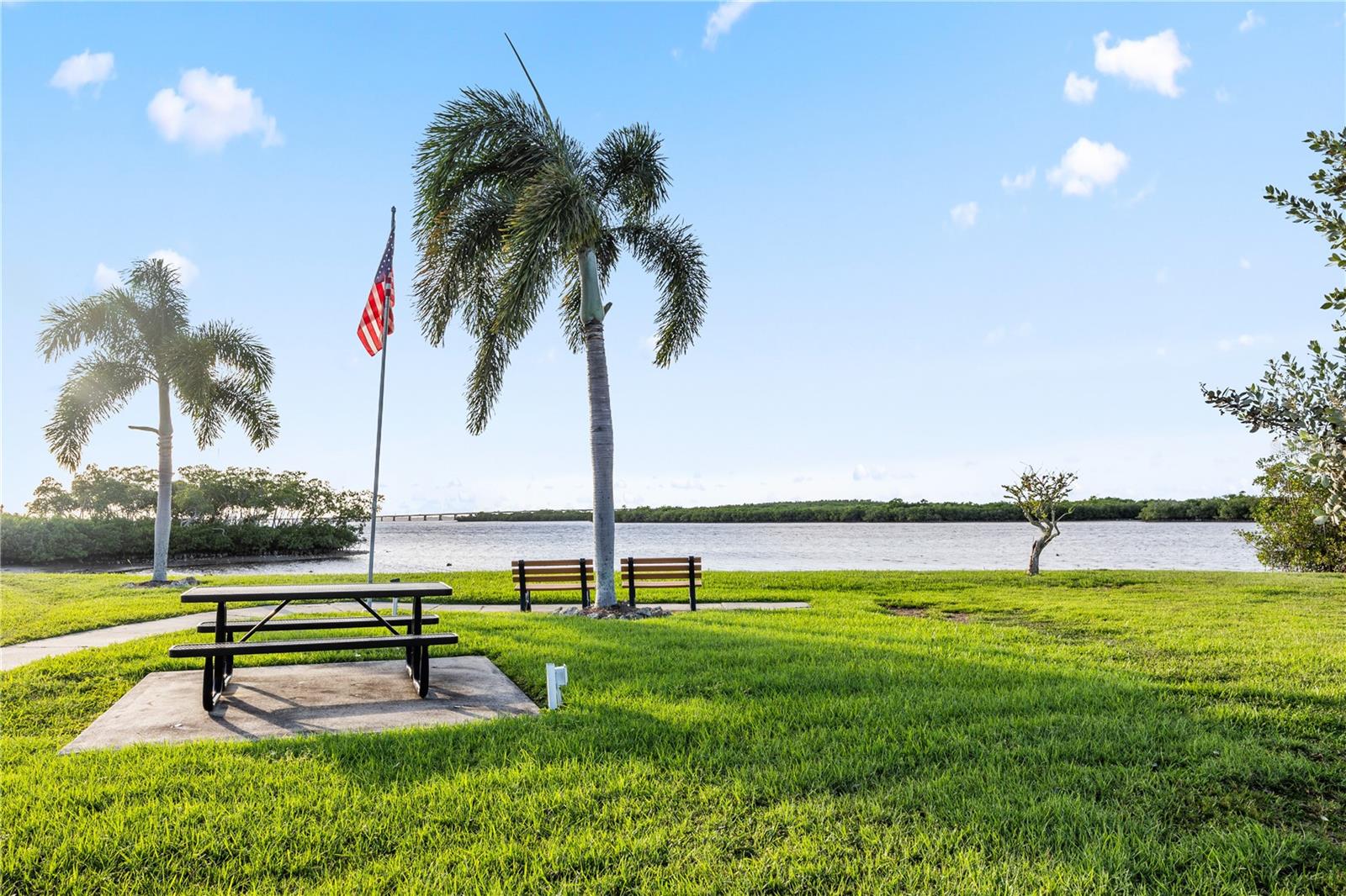 RIVER FOREST MHP - Residential