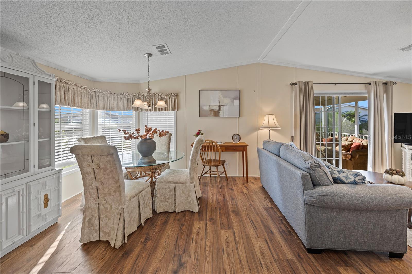 RIVER FOREST MHP - Residential