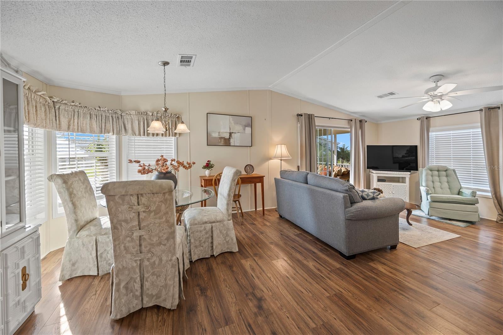 RIVER FOREST MHP - Residential