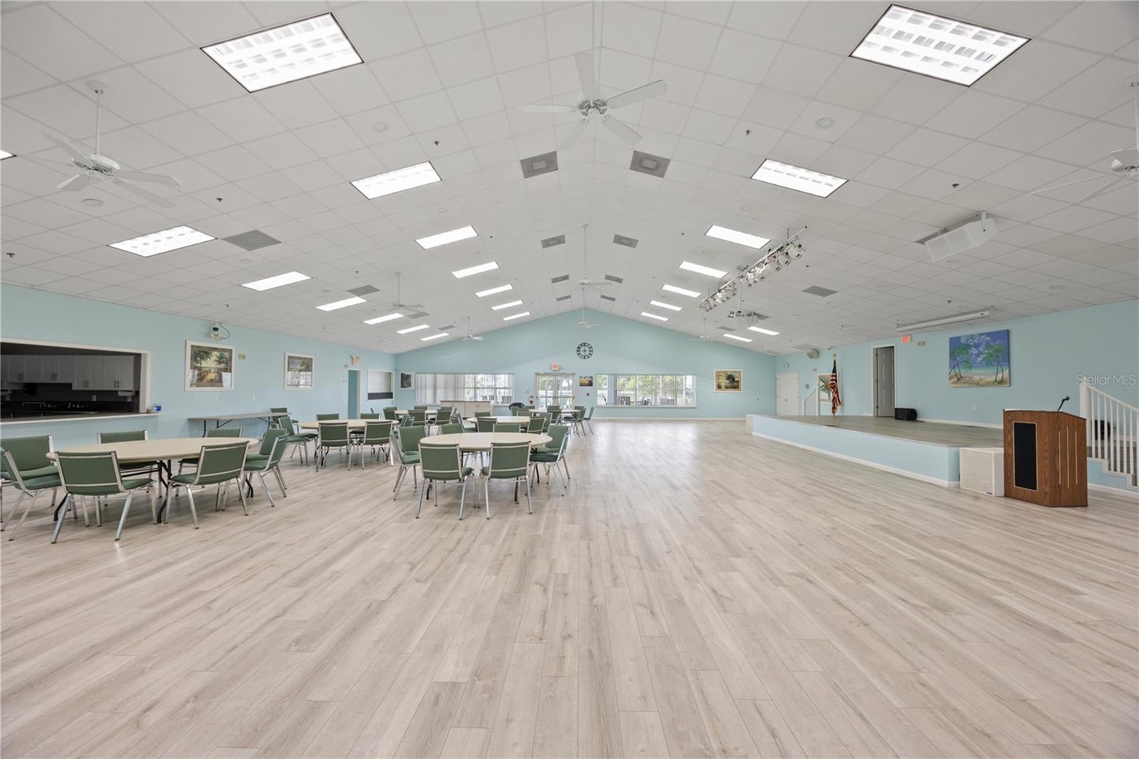 RIVER FOREST MHP - Residential
