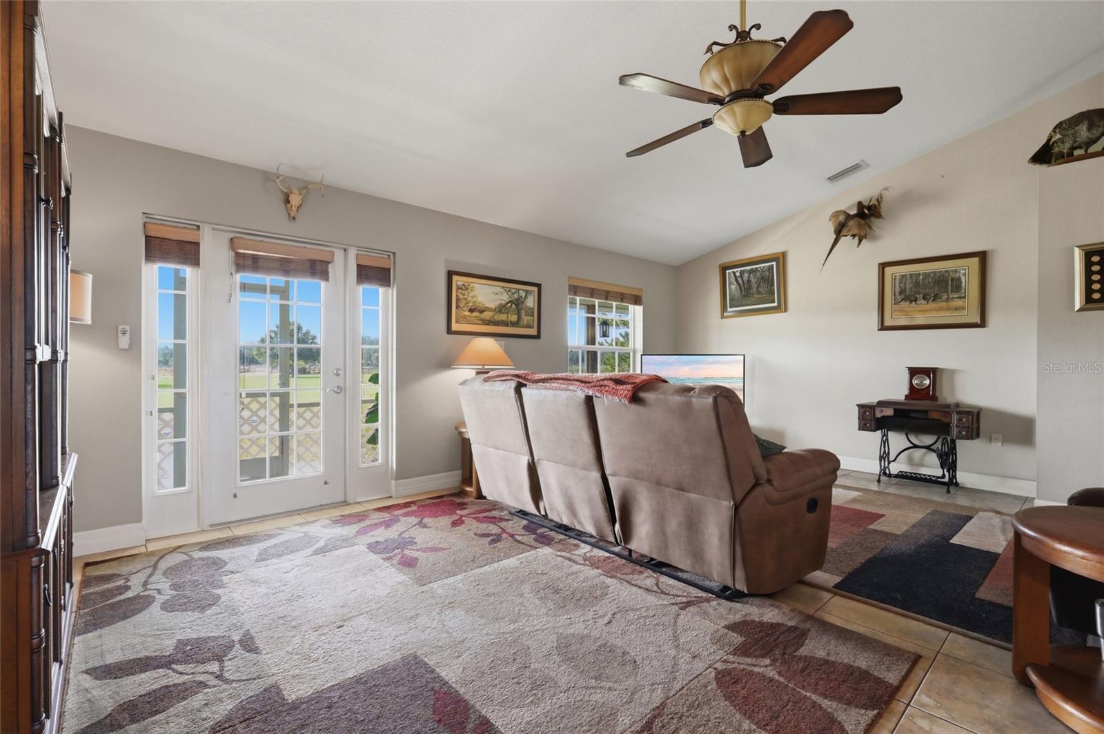 EAST CREEK - Residential