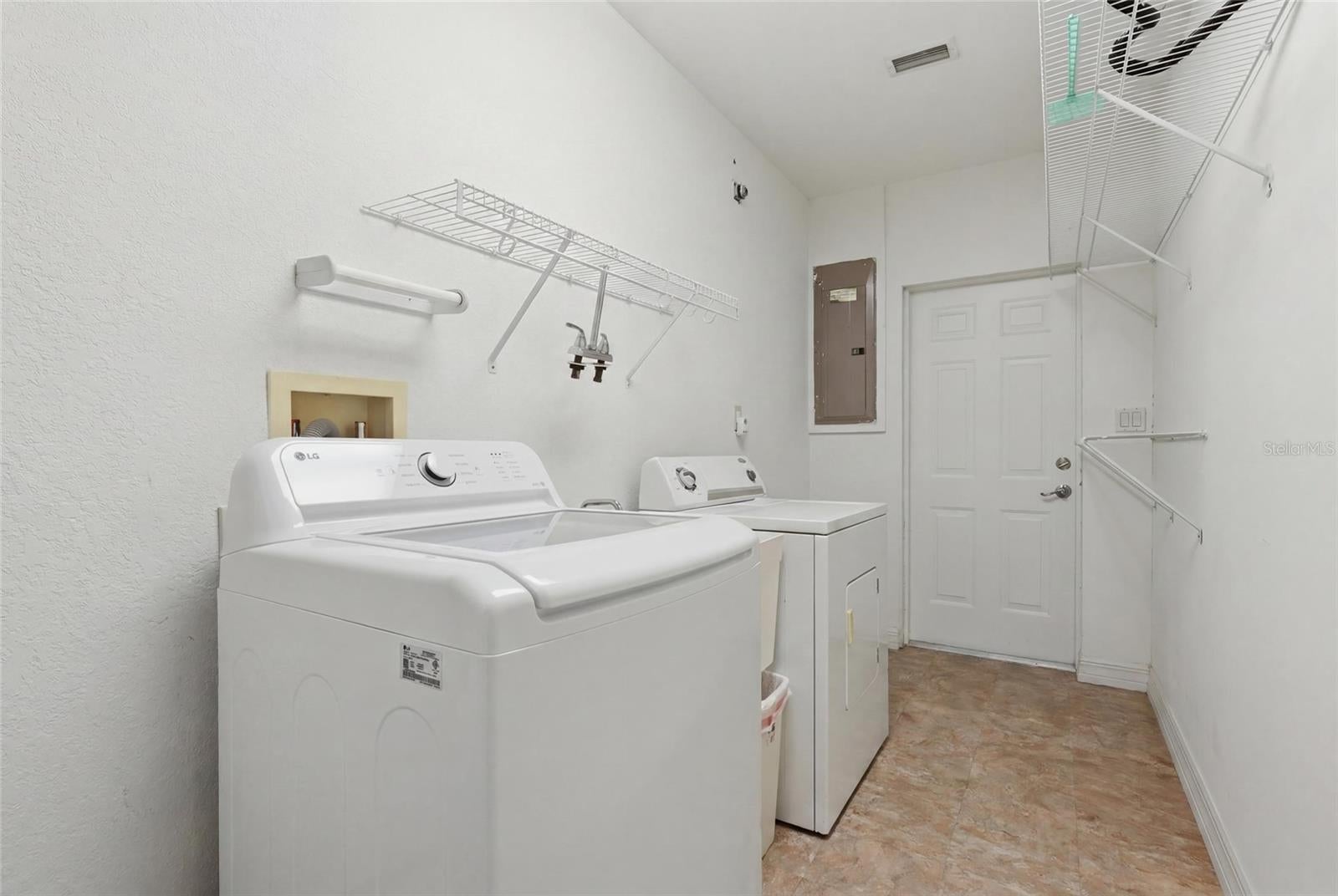 EAST CREEK - Residential