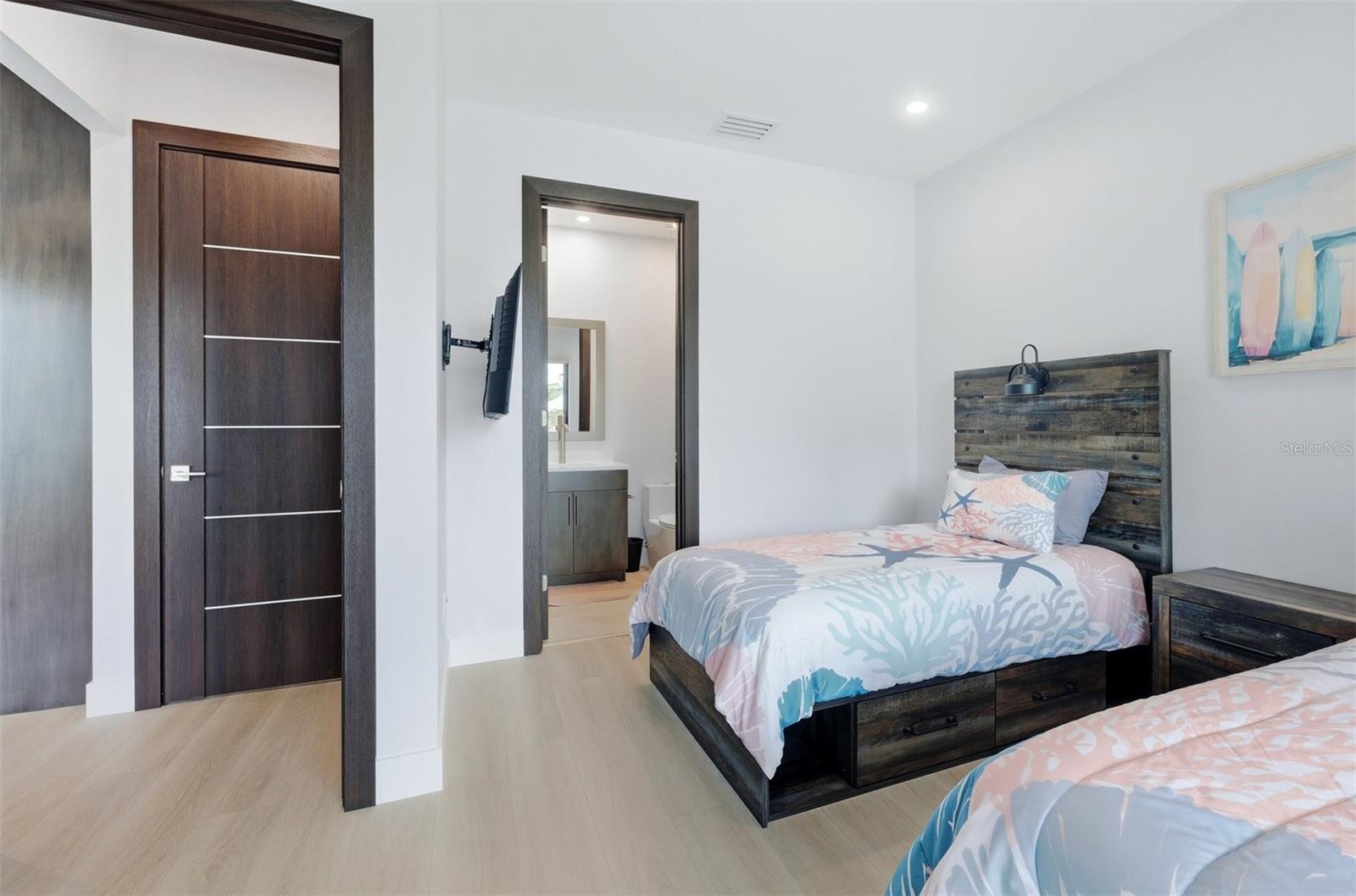 SIESTA REV OF - Residential