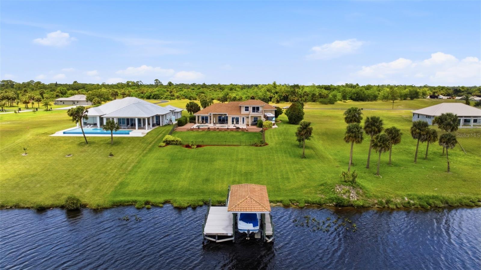 CALOOSA SHORES SUB - Residential
