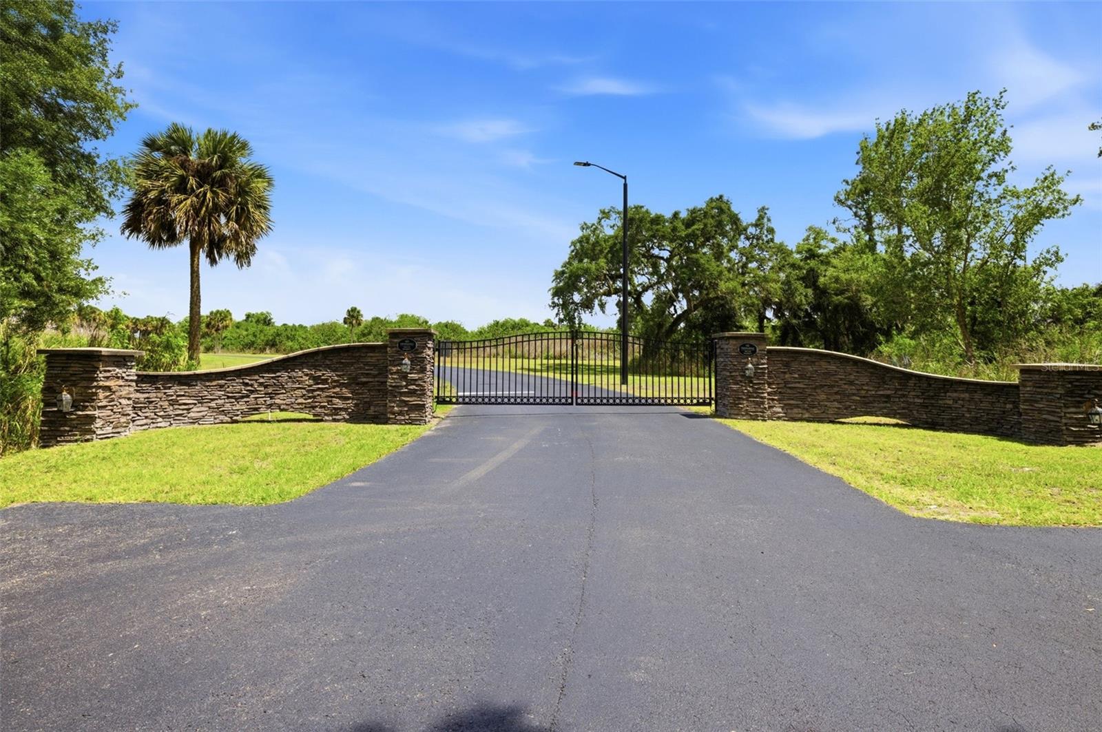 CALOOSA SHORES SUB - Residential