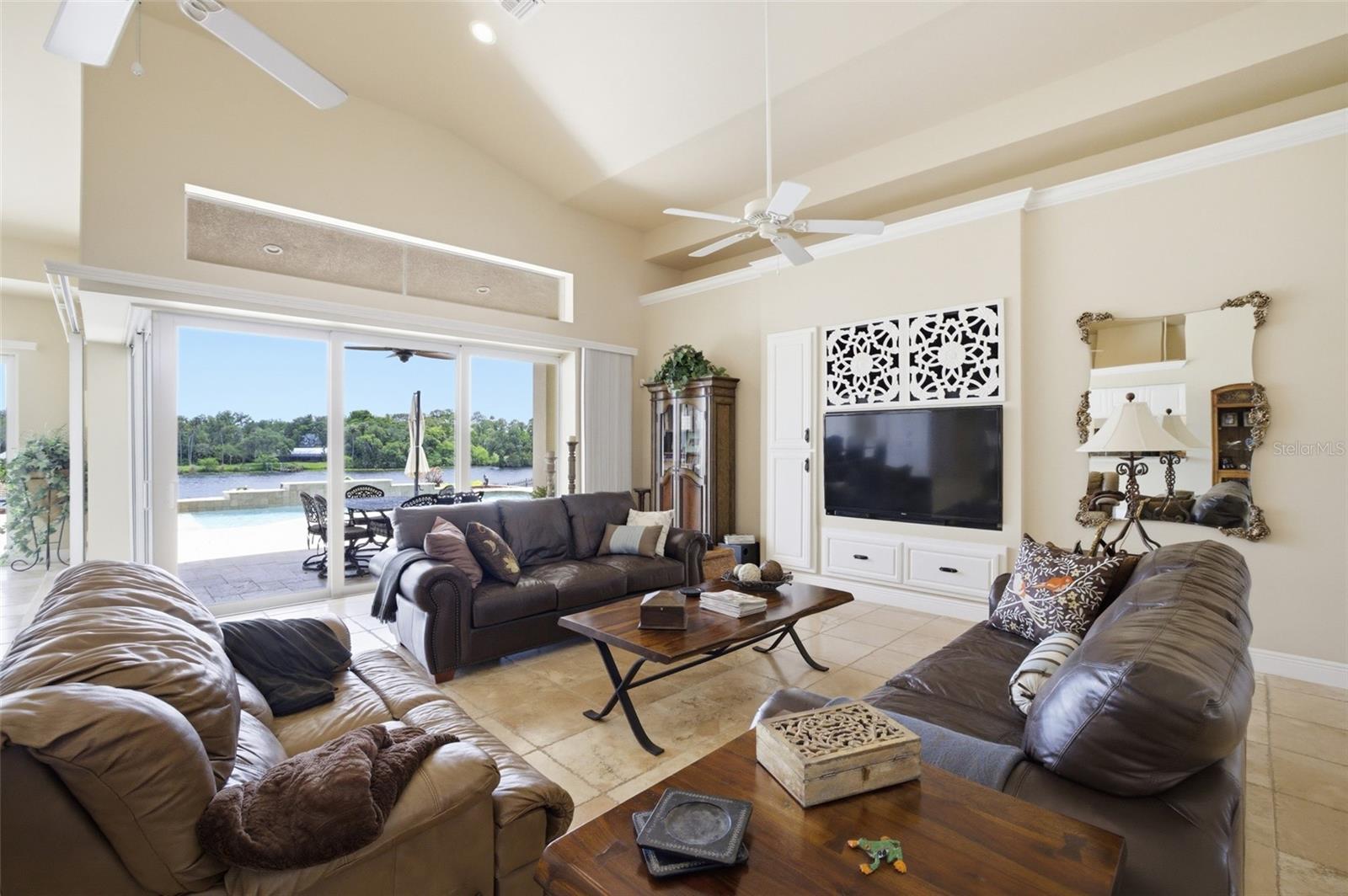 CALOOSA SHORES SUB - Residential
