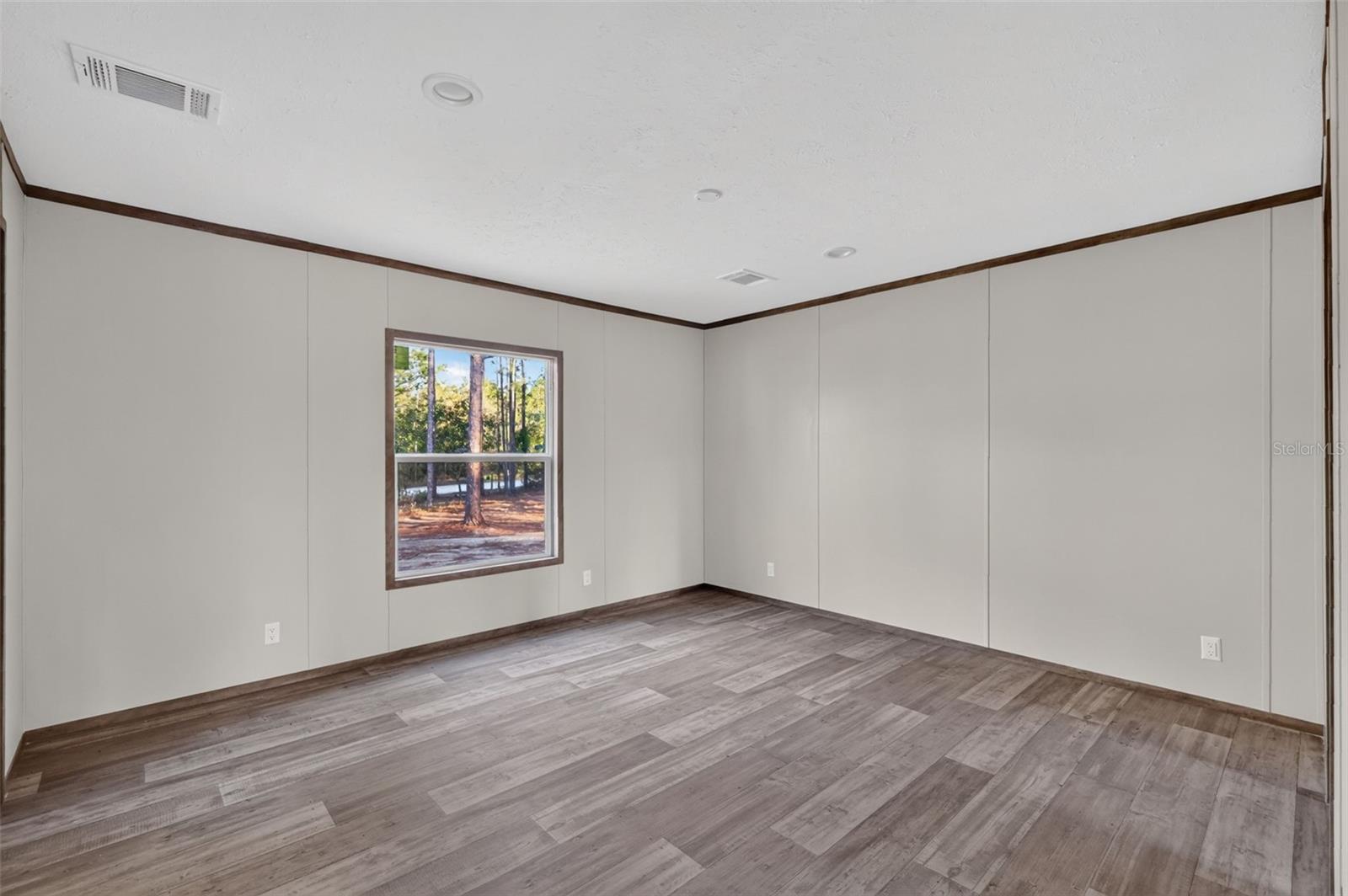 WILLISTON HIGHLANDS - Residential
