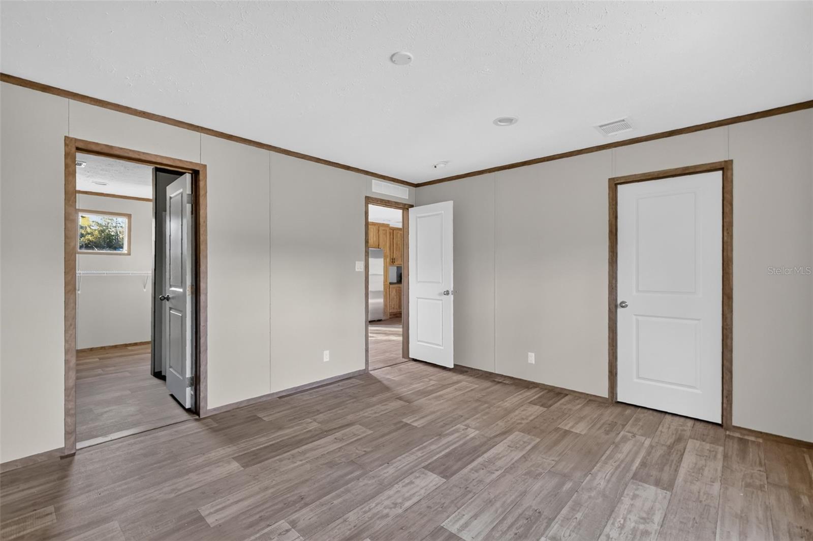 WILLISTON HIGHLANDS - Residential