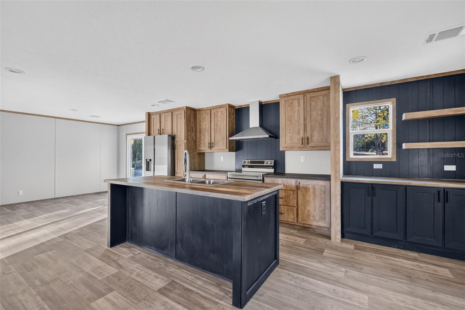 WILLISTON HIGHLANDS - Residential