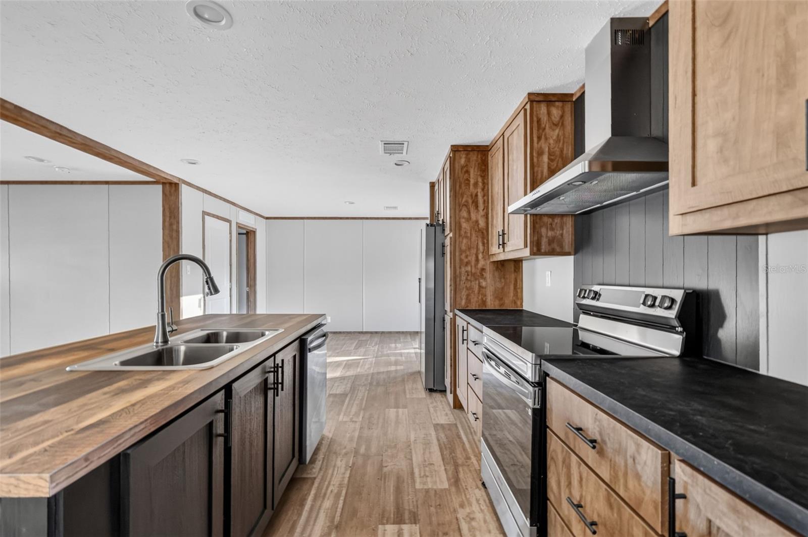 WILLISTON HIGHLANDS - Residential