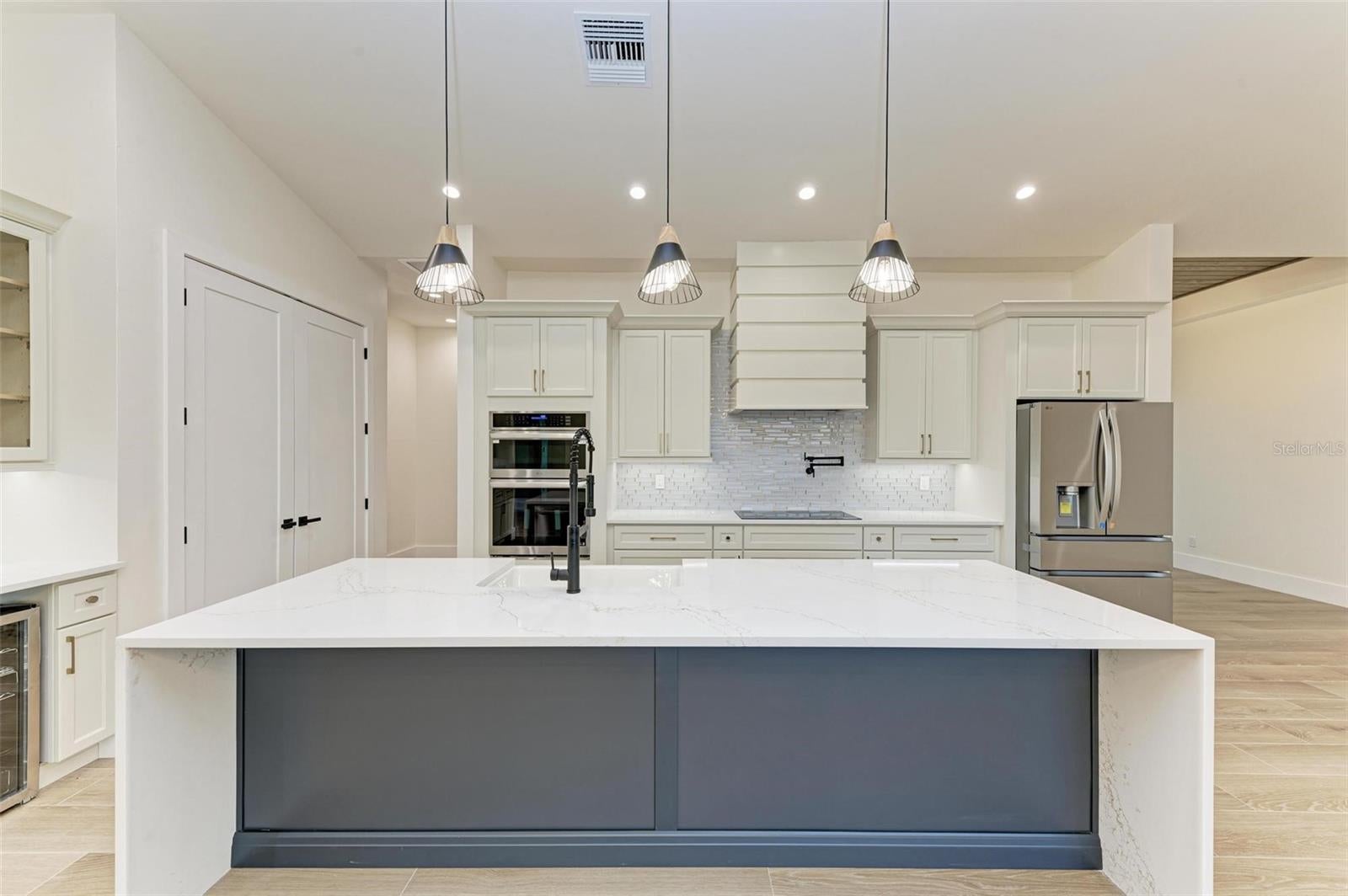 CLEVELAND NORTH - Residential
