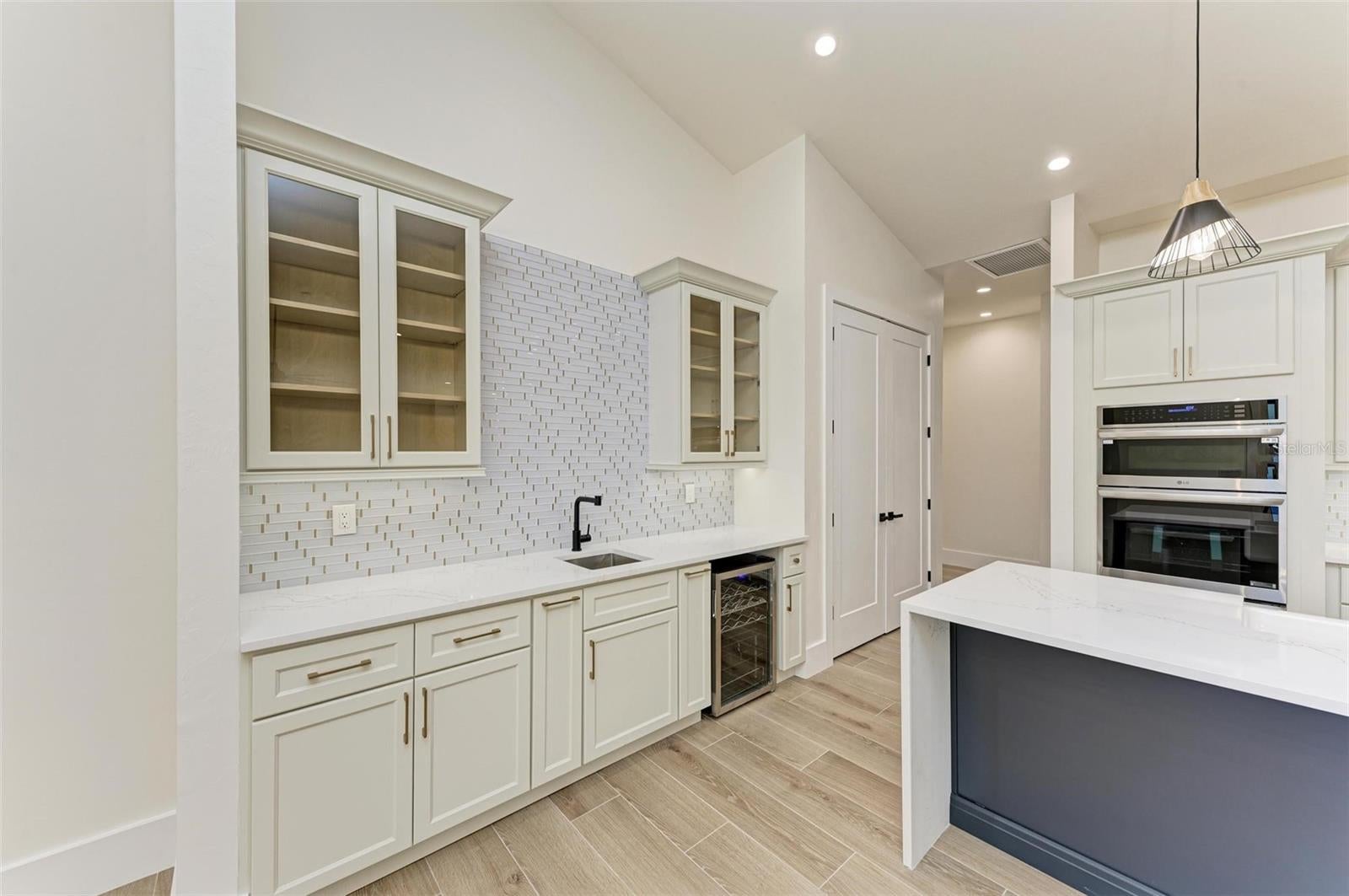 CLEVELAND NORTH - Residential